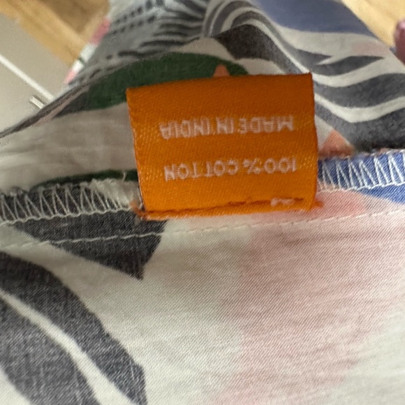 Adorable mini dress with flutter sleeves by Oliphant, size XL. - Picture 3 of 4